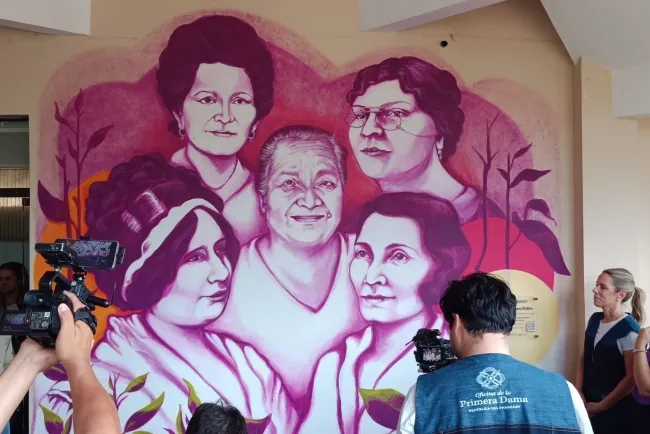 Inauguran Mural "Kuñanguéra Ojepytasova Hetãre" en Caaguazú: Un Homenaje a Mujeres Pioneras de Paraguay