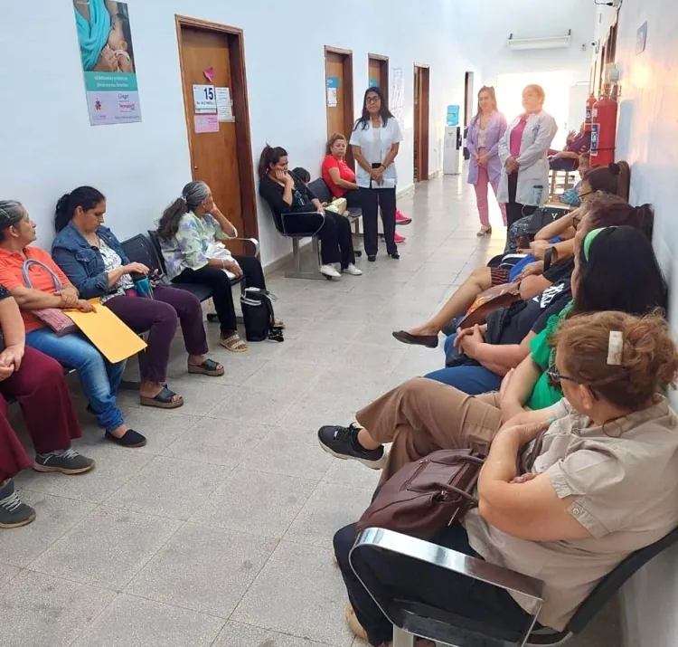 Octubre Rosa: Finalizan Charlas de Prevención del Cáncer de Mama en el Centro Ciudad Mujer